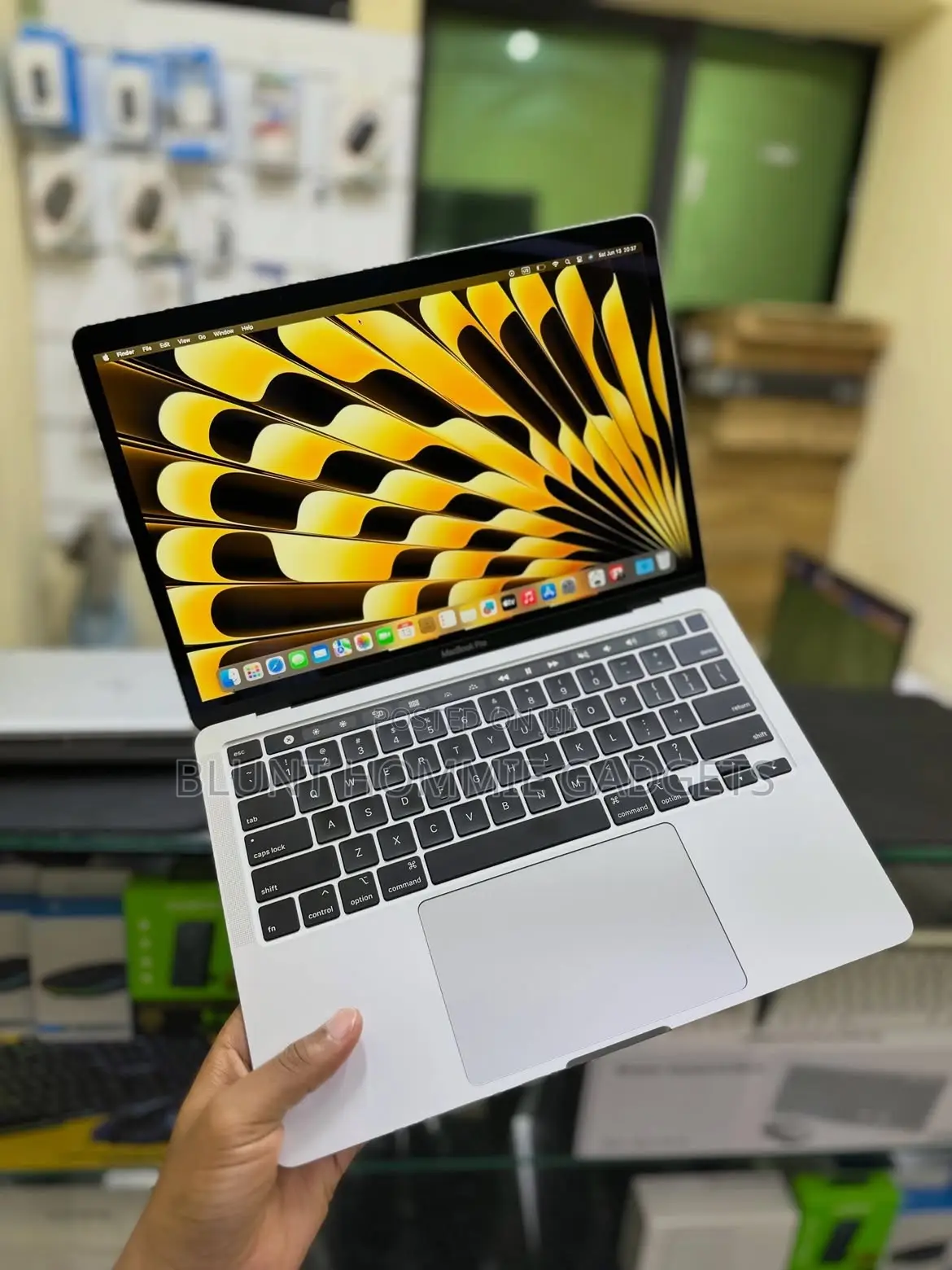 Laptop Apple MacBook Pro 2020 16GB Intel Core i5 SSD 512GB