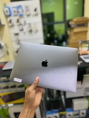 Laptop Apple MacBook Pro 2018 8GB Intel Core i5 SSD 256GB