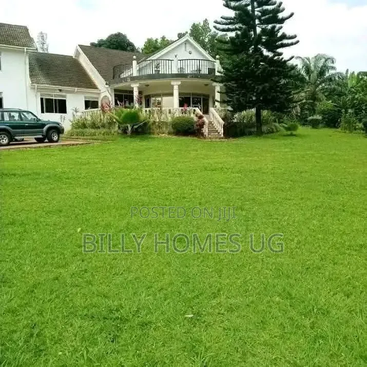 8bdrm Mansion in Nakawa for sale