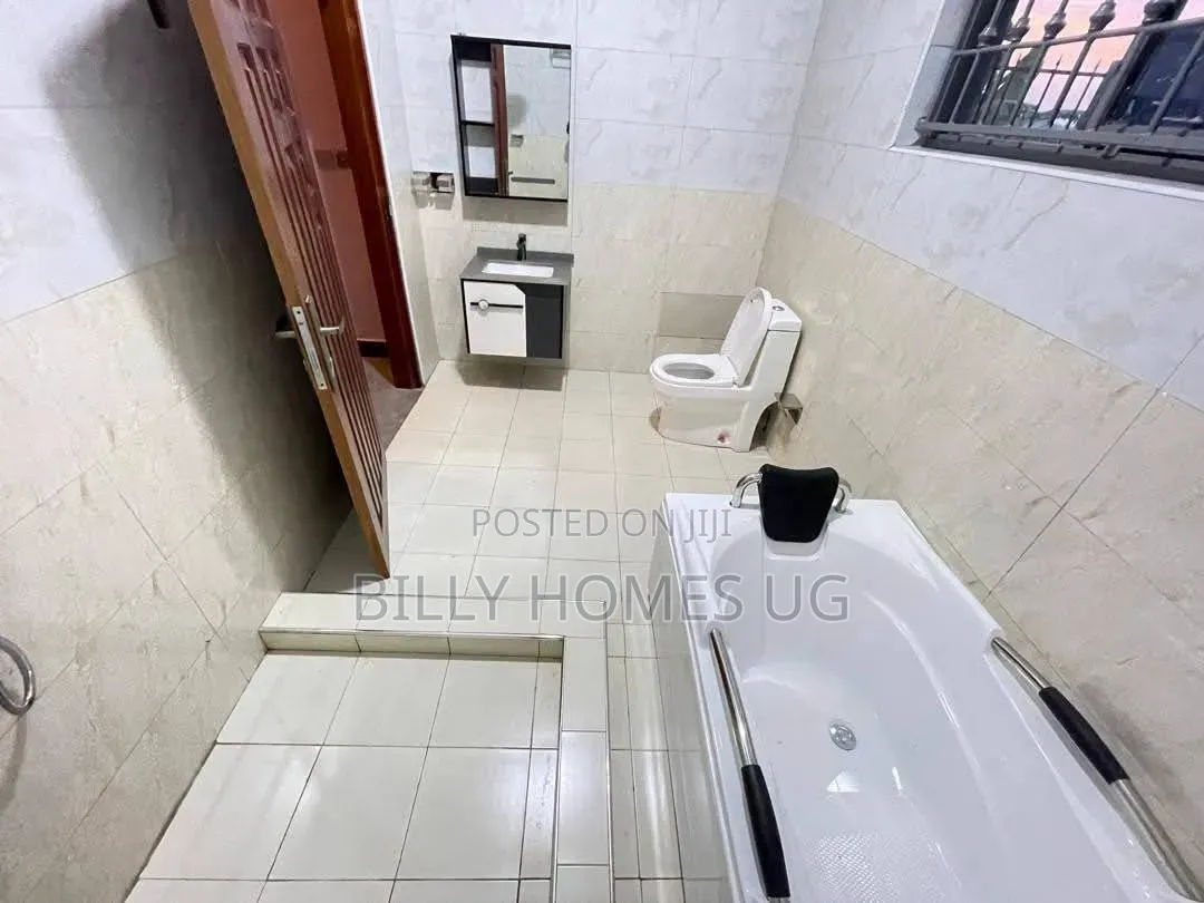 4bdrm Bungalow in Ssisa for sale