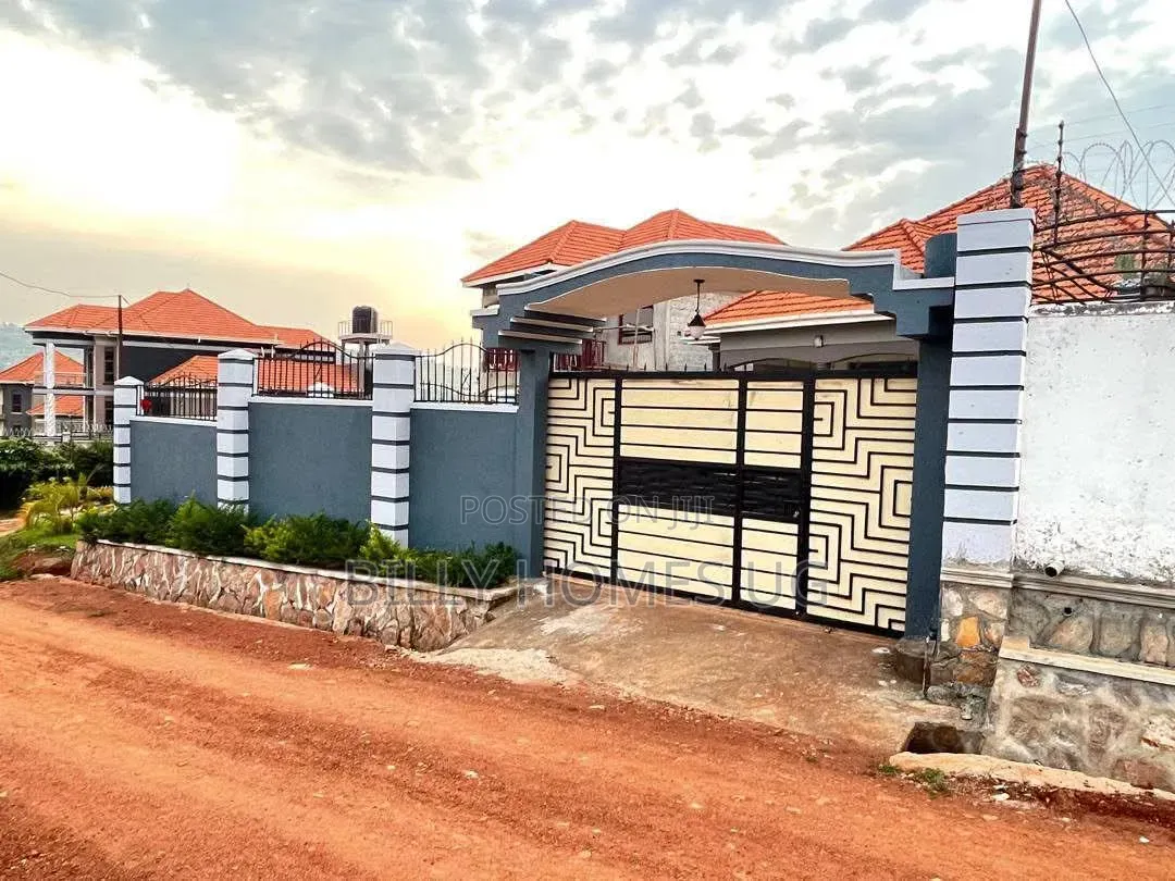 4bdrm Bungalow in Ssisa for sale