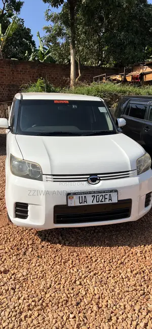 Toyota Corolla Rumion Hatchback 1.8 AWD 2010 White