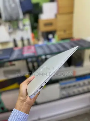 Laptop Apple MacBook Air 2015 8GB Intel Core i5 SSD 256GB