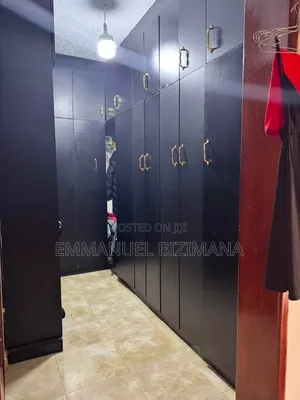 Furnished 6bdrm House in Kitende, Central Division for sale