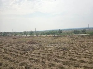 2acres of Land on Sell in Kasese Kikorongo