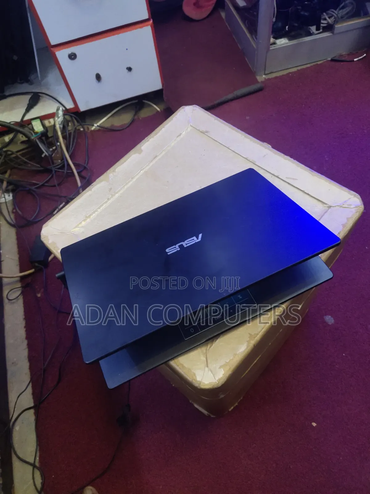 Laptop Asus Vivobook E410M 4GB Intel Celeron SSD 72GB