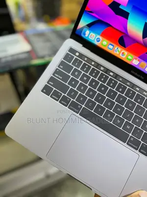 Laptop Apple MacBook Pro 2017 8GB Intel Core i7 SSD 256GB