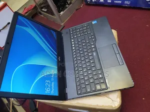 Laptop Fujitsu Lifebook A555 4GB Intel Core i3 HDD 500GB
