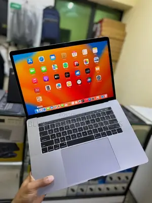 Laptop Apple MacBook Pro 2017 16GB Intel Core i7 SSD 256GB