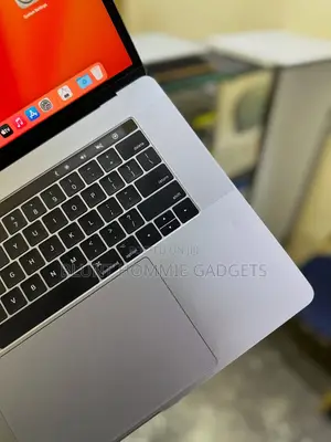 Laptop Apple MacBook Pro 2017 16GB Intel Core i7 SSD 256GB