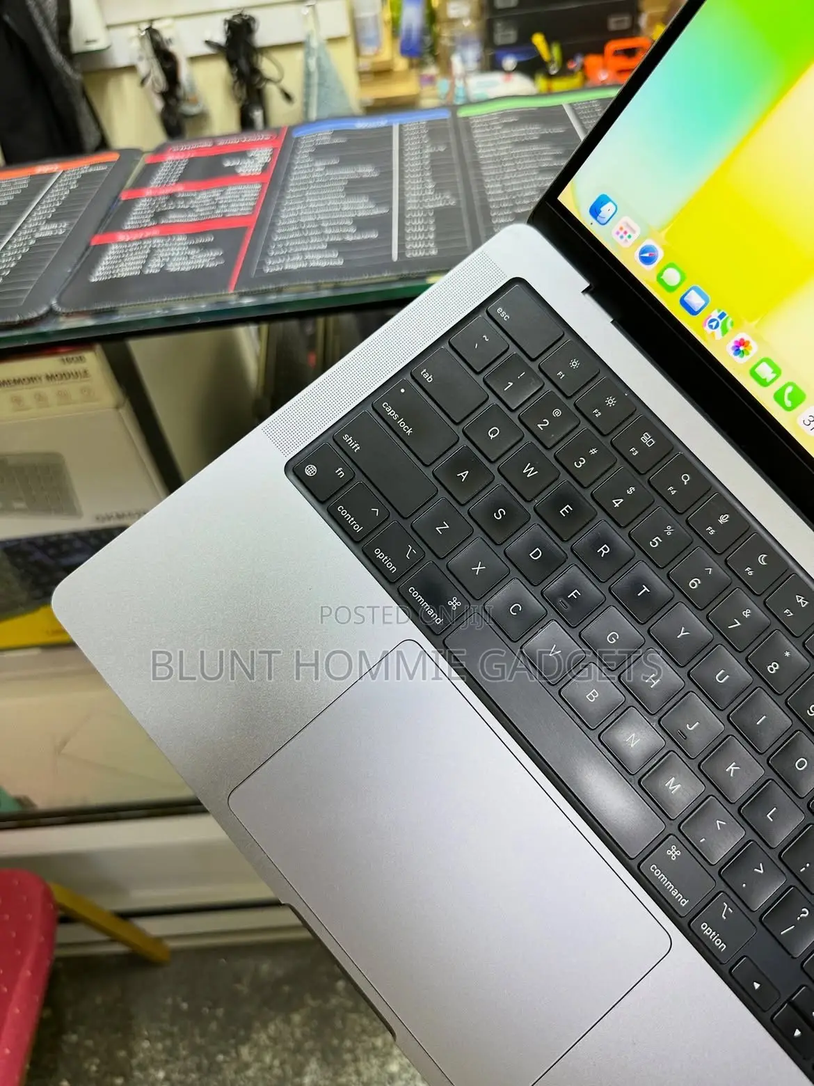 Laptop Apple MacBook Pro 2021 M1 16GB Apple M1 SSD 512GB