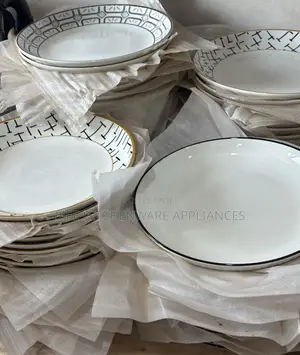 12pc of Dinner Plates