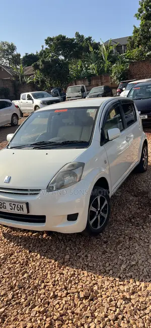Toyota Passo 1.0 AWD 2009 White