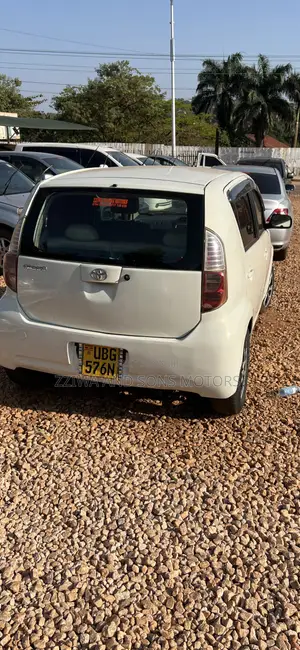 Toyota Passo 1.0 AWD 2009 White