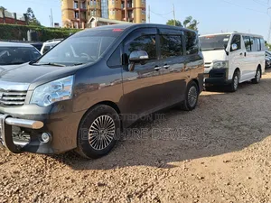 Toyota Noah 2011 Gray