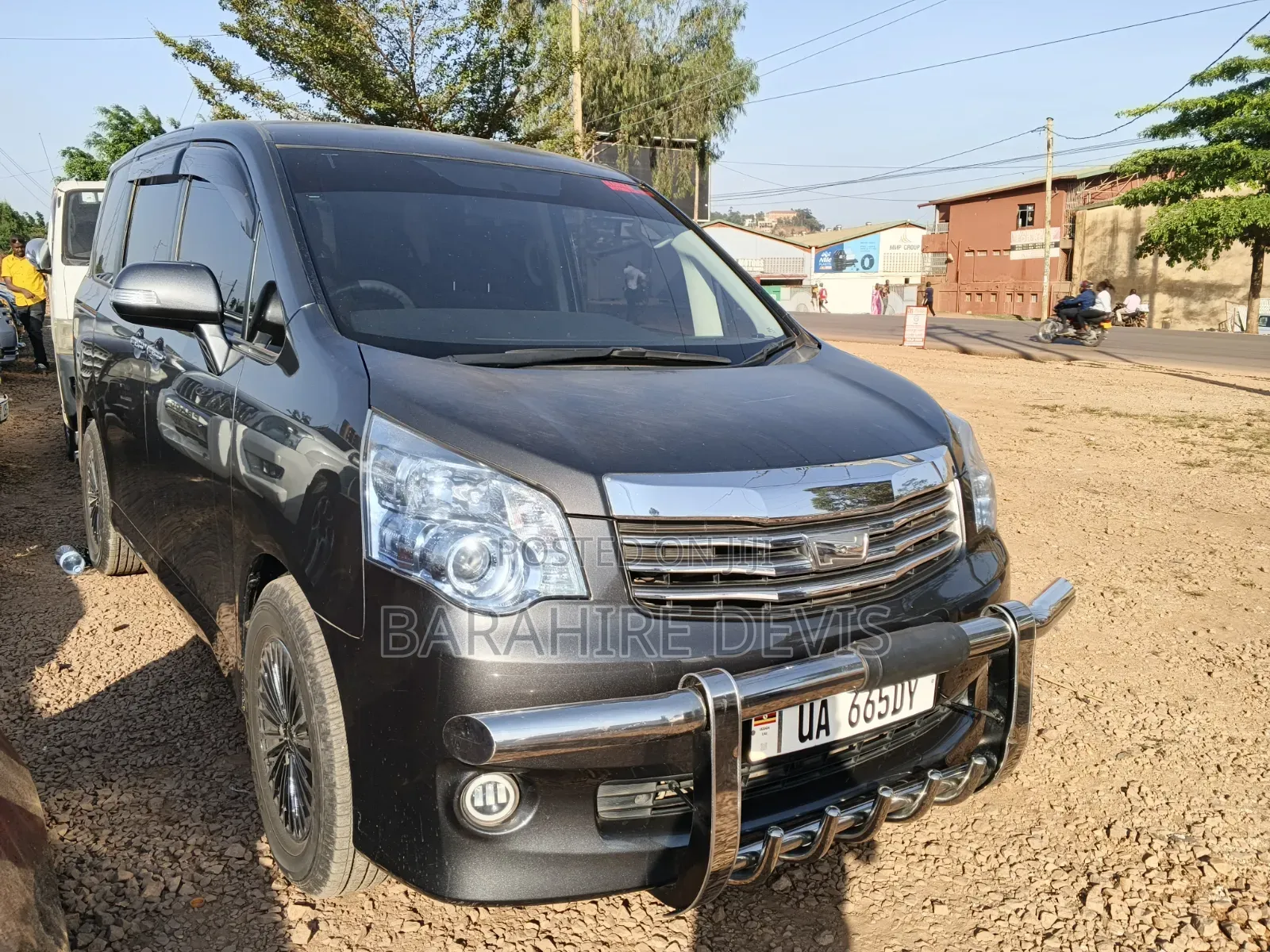 Toyota Noah 2011 Gray