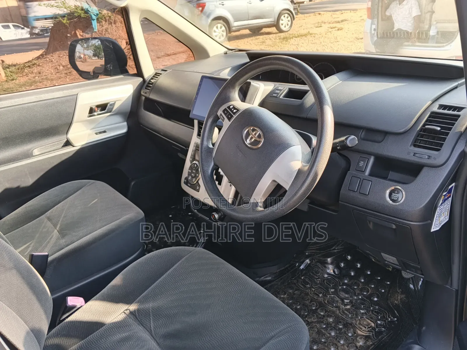 Toyota Noah 2011 Gray