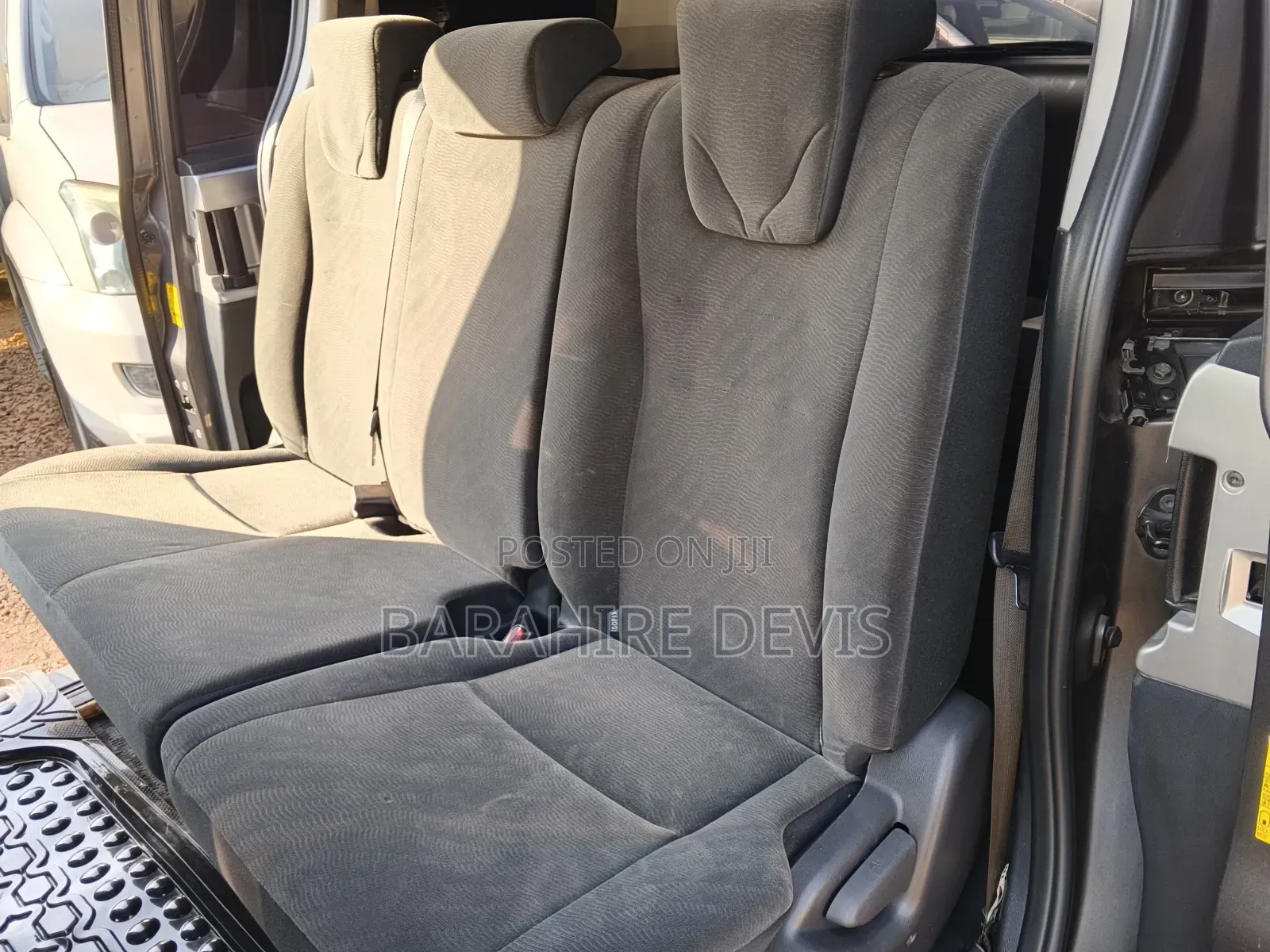 Toyota Noah 2011 Gray