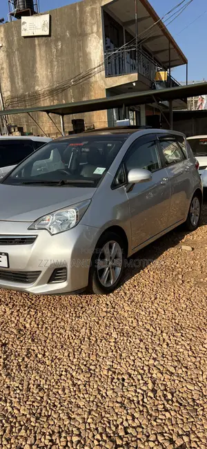 Toyota Ractis 1.5 AWD 2013 Silver