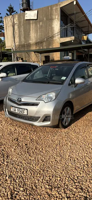 Toyota Ractis 1.5 AWD 2013 Silver