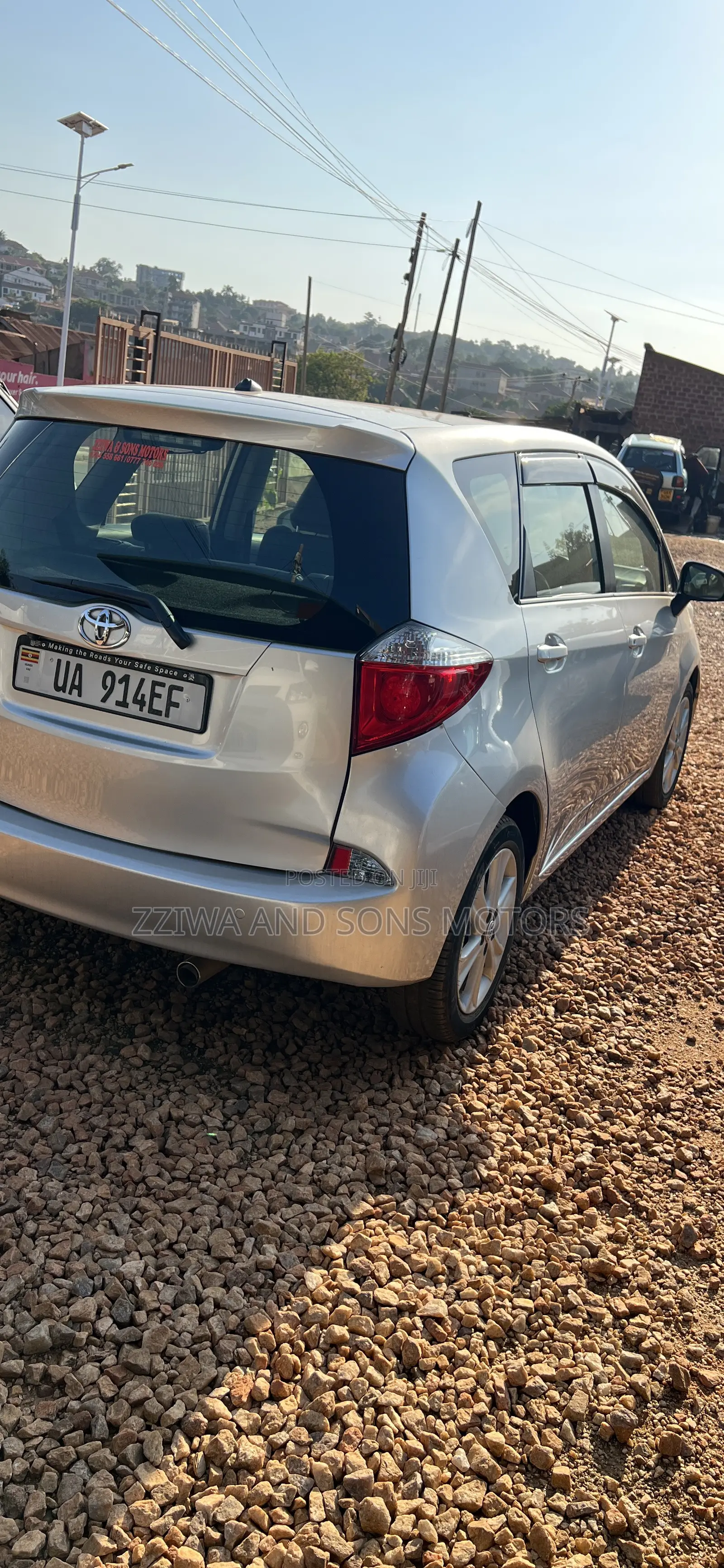 Toyota Ractis 1.5 AWD 2013 Silver
