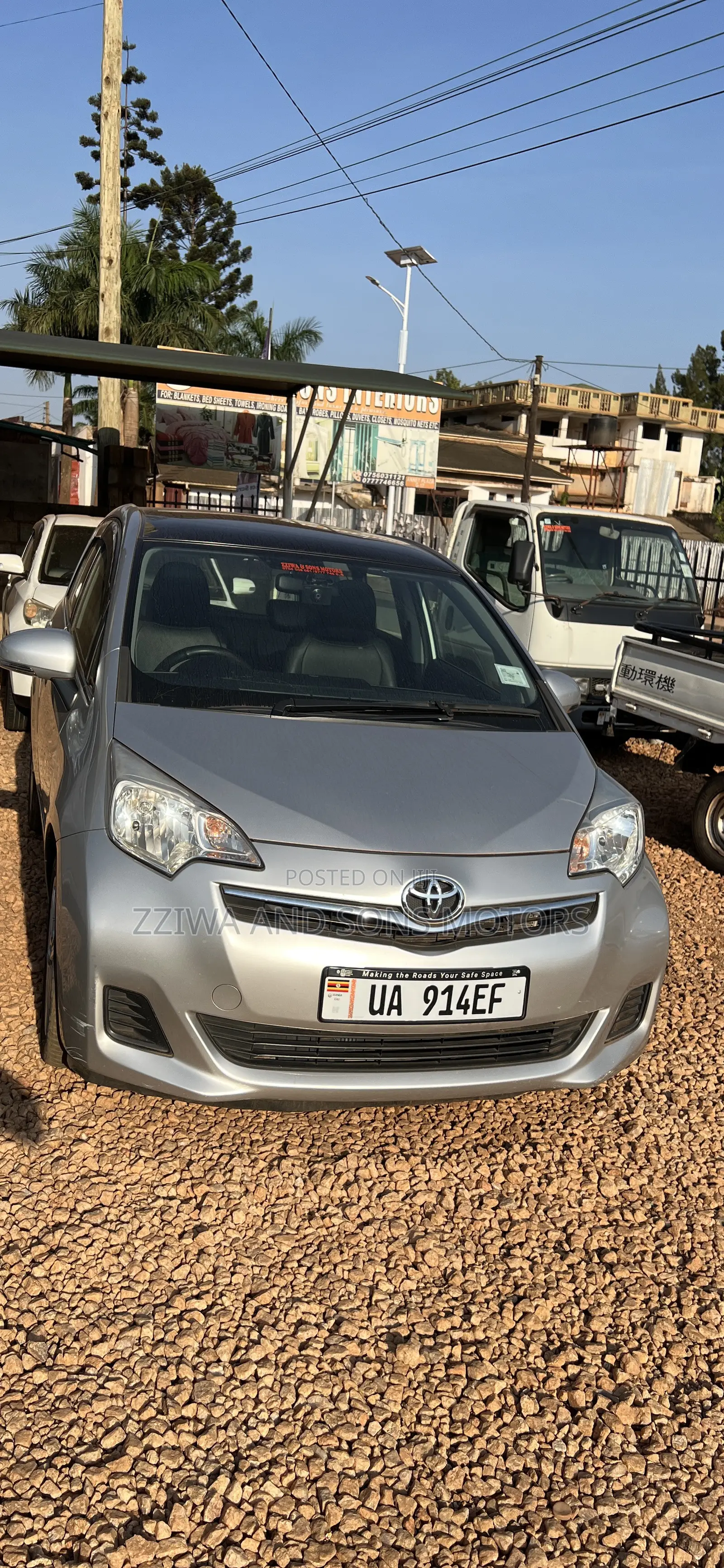 Toyota Ractis 1.5 AWD 2013 Silver