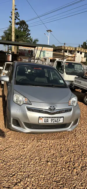 Toyota Ractis 1.5 AWD 2013 Silver