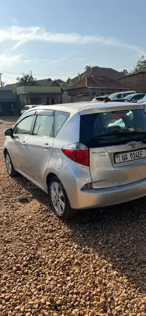Toyota Ractis 1.5 AWD 2013 Silver