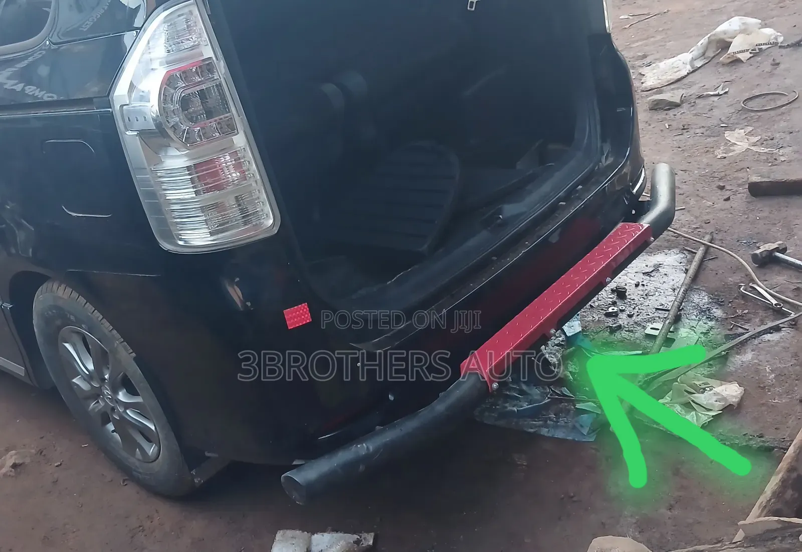 Rear Red Plated Bar/Guard for Toyota Noah