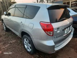 Toyota Vanguard 2010 Silver