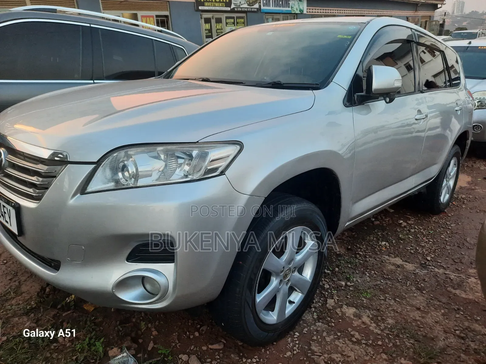 Toyota Vanguard 2010 Silver