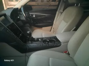 Nissan Skyline 2018 Silver