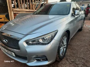 Nissan Skyline 2018 Silver