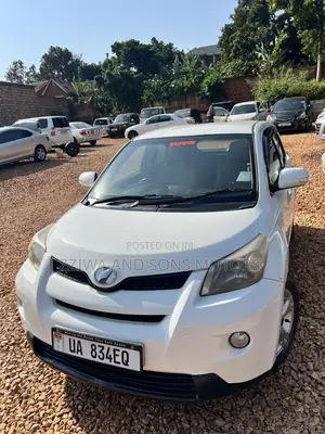 Toyota IST 2011 White