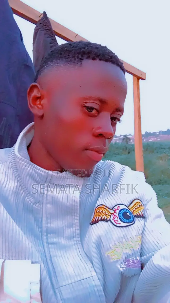 Fuel Pump and Shop Attendant