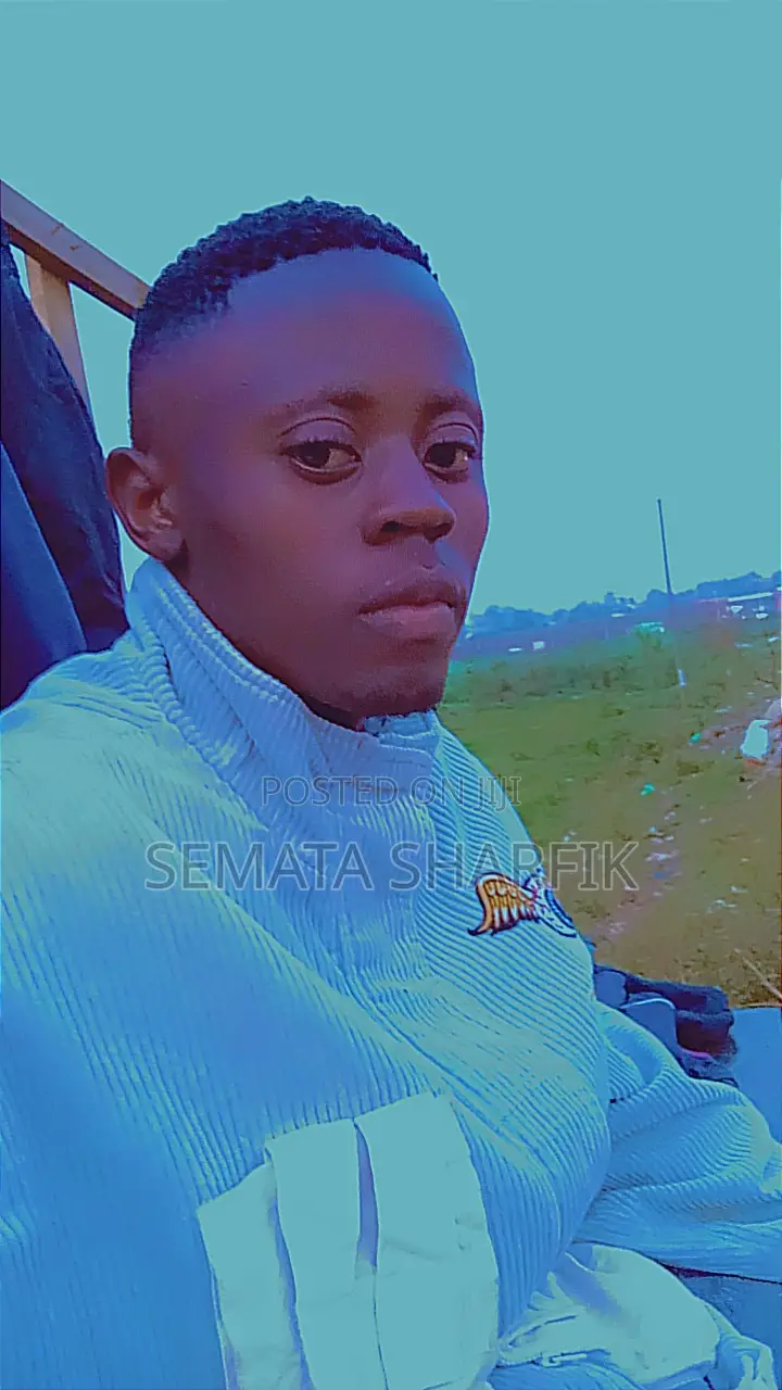 Fuel Pump and Shop Attendant
