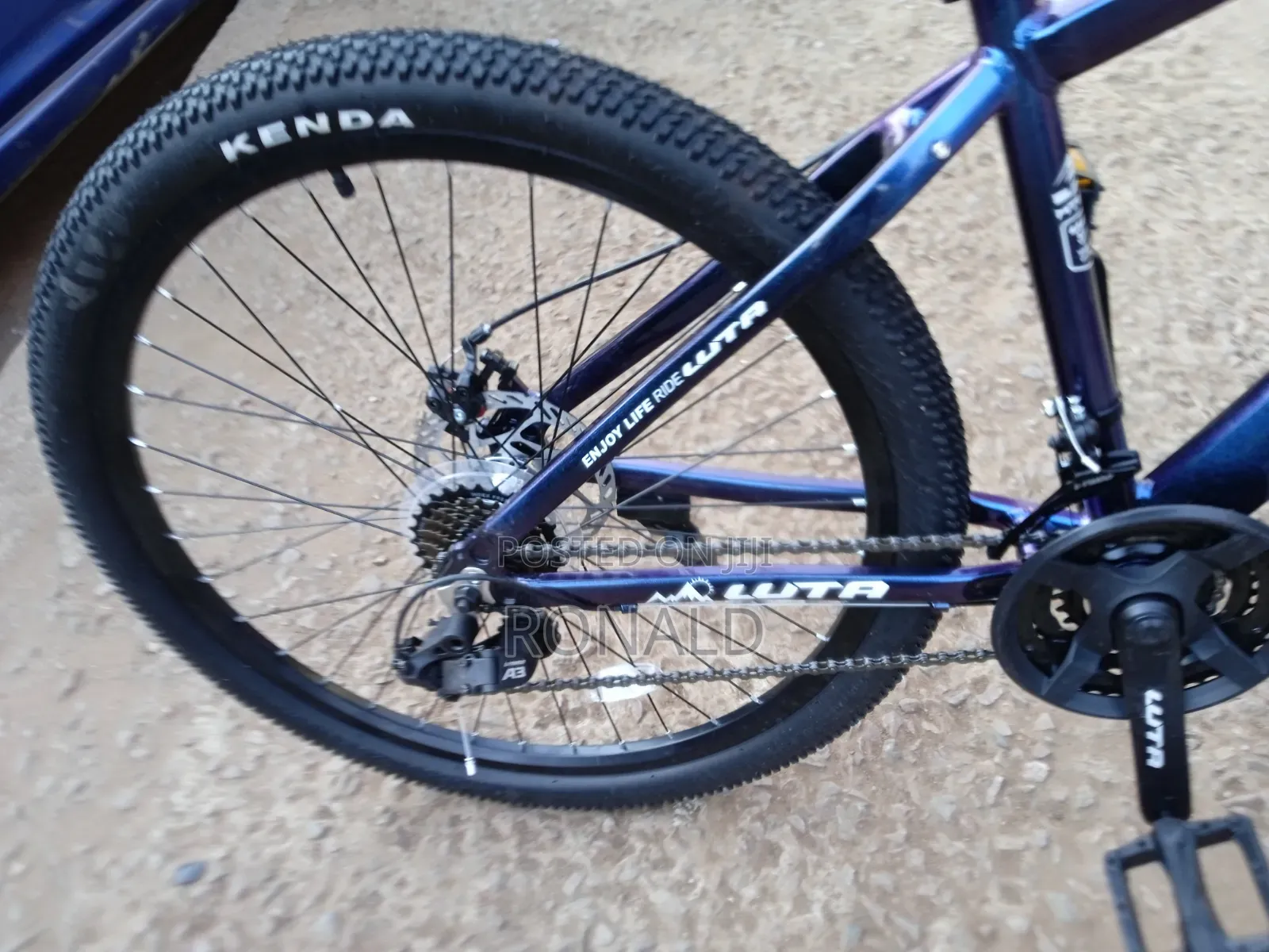 Brand New Mountain Bike Size 26 With Lockable Front Suspension