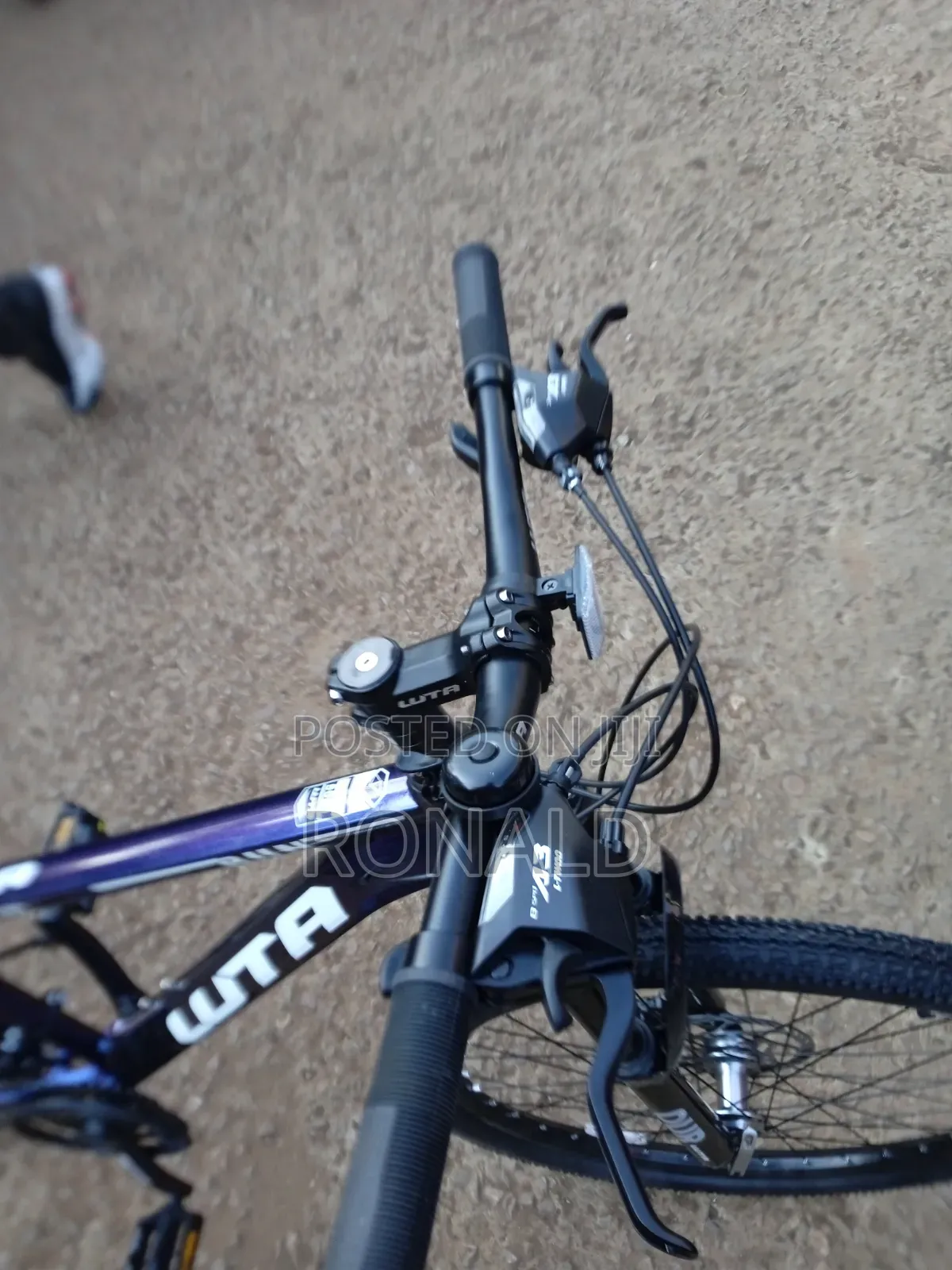 Brand New Mountain Bike Size 26 With Lockable Front Suspension