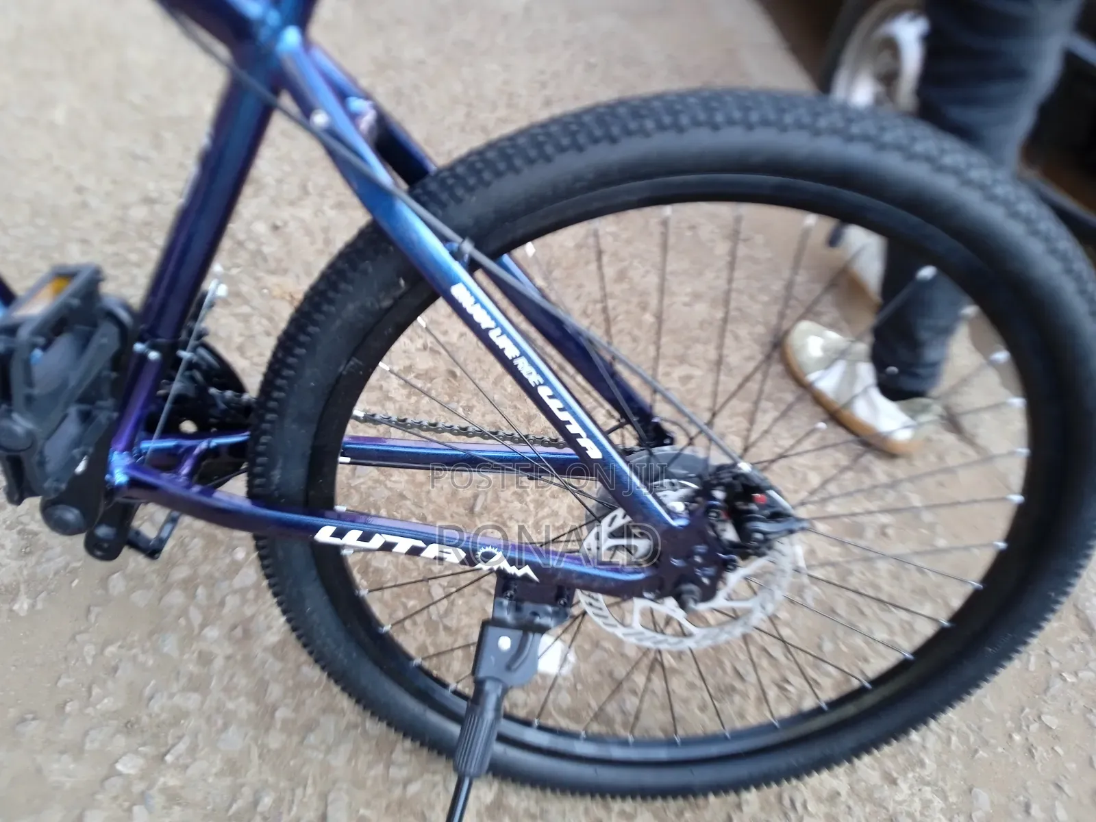 Brand New Mountain Bike Size 26 With Lockable Front Suspension