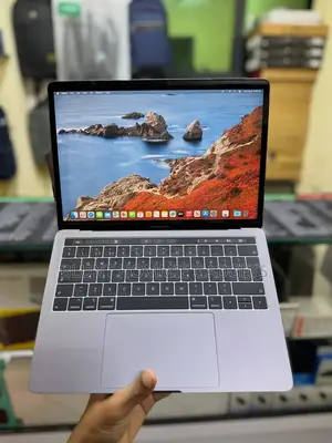 Laptop Apple MacBook Pro 2018 16GB Intel Core i5 SSD 256GB