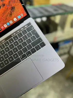 Laptop Apple MacBook Pro 2018 16GB Intel Core i5 SSD 256GB
