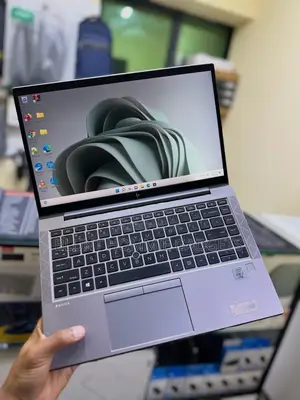 Laptop HP ZBook Firefly 14 G7 16GB Intel Core i7 SSD 256GB