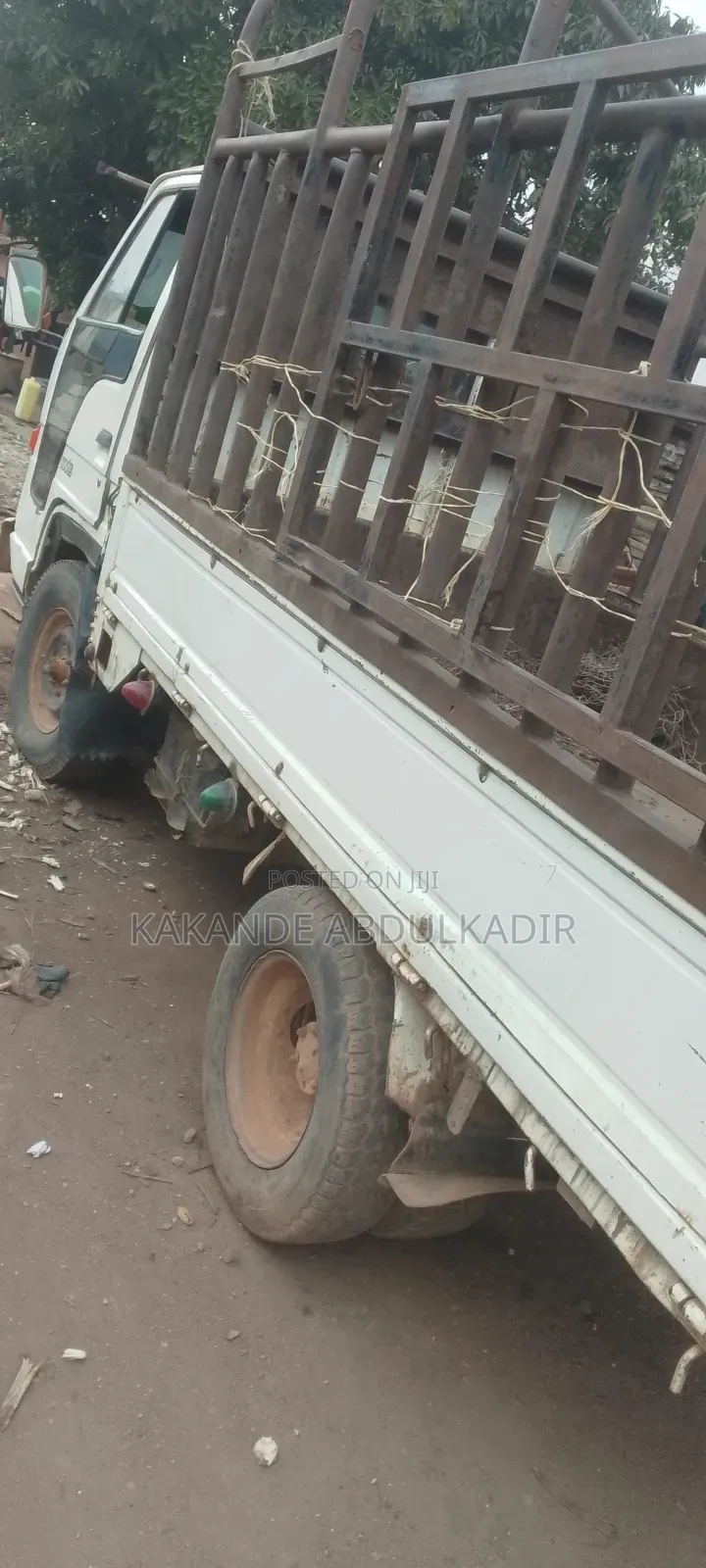 Isuzu Elf 1500
