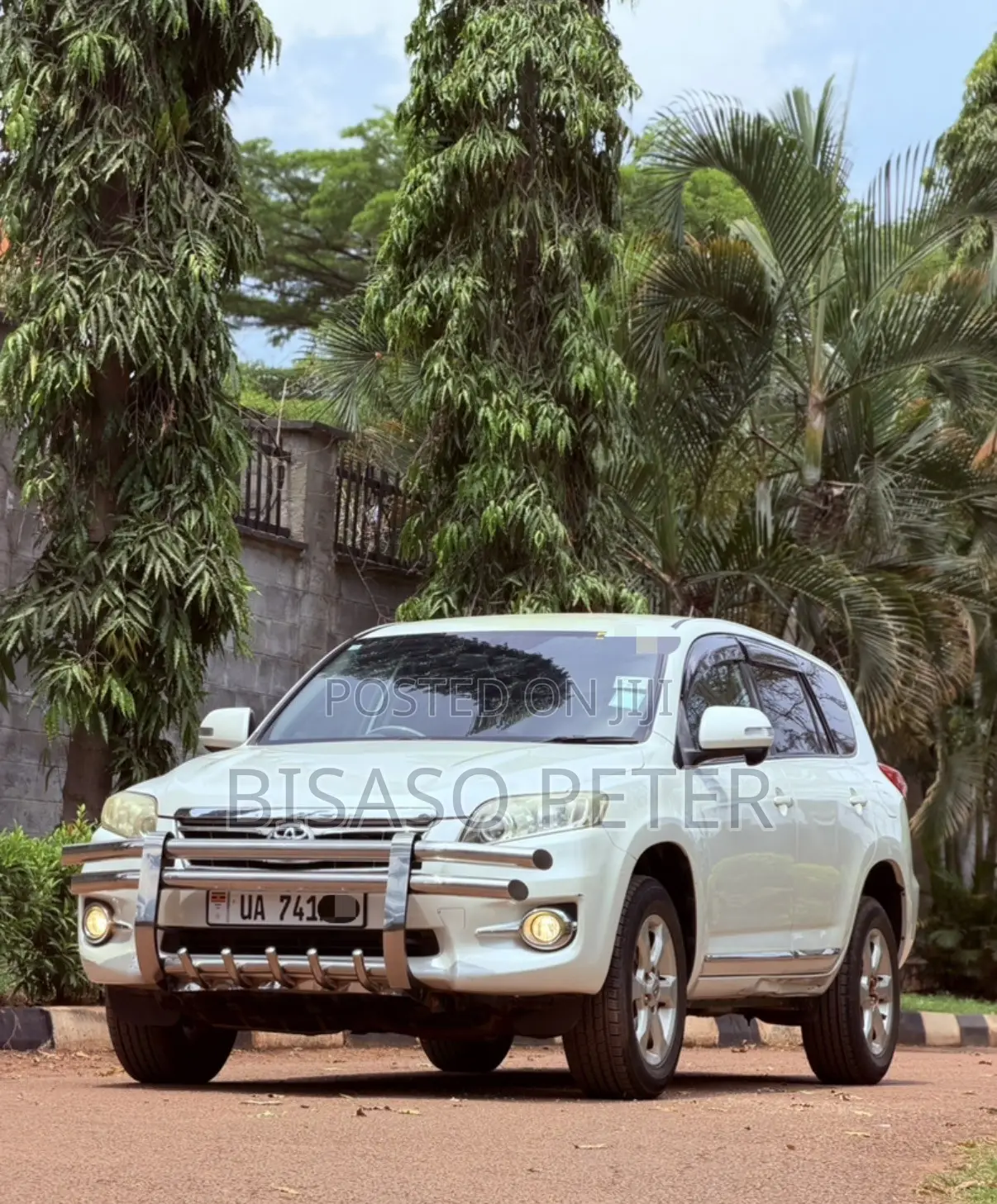 Toyota Vanguard 2011 White