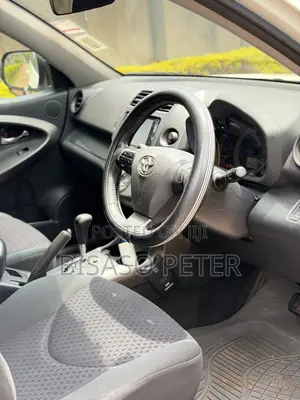 Toyota Vanguard 2011 White