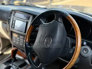 Toyota Land Cruiser Cygnus 4.7 2004 Black