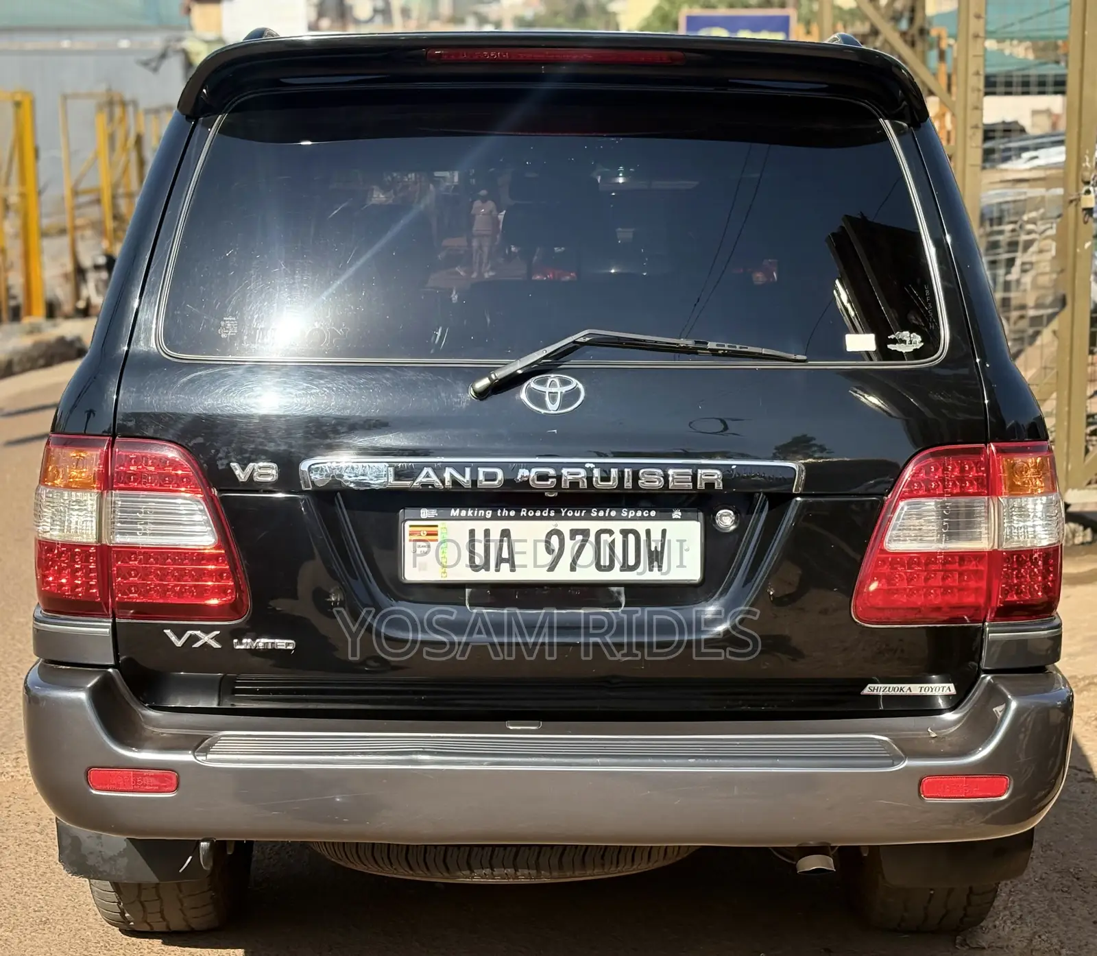 Toyota Land Cruiser Cygnus 4.7 2004 Black