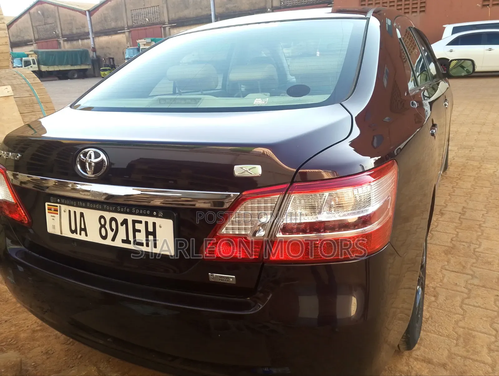 Toyota Premio 2011 Maroon