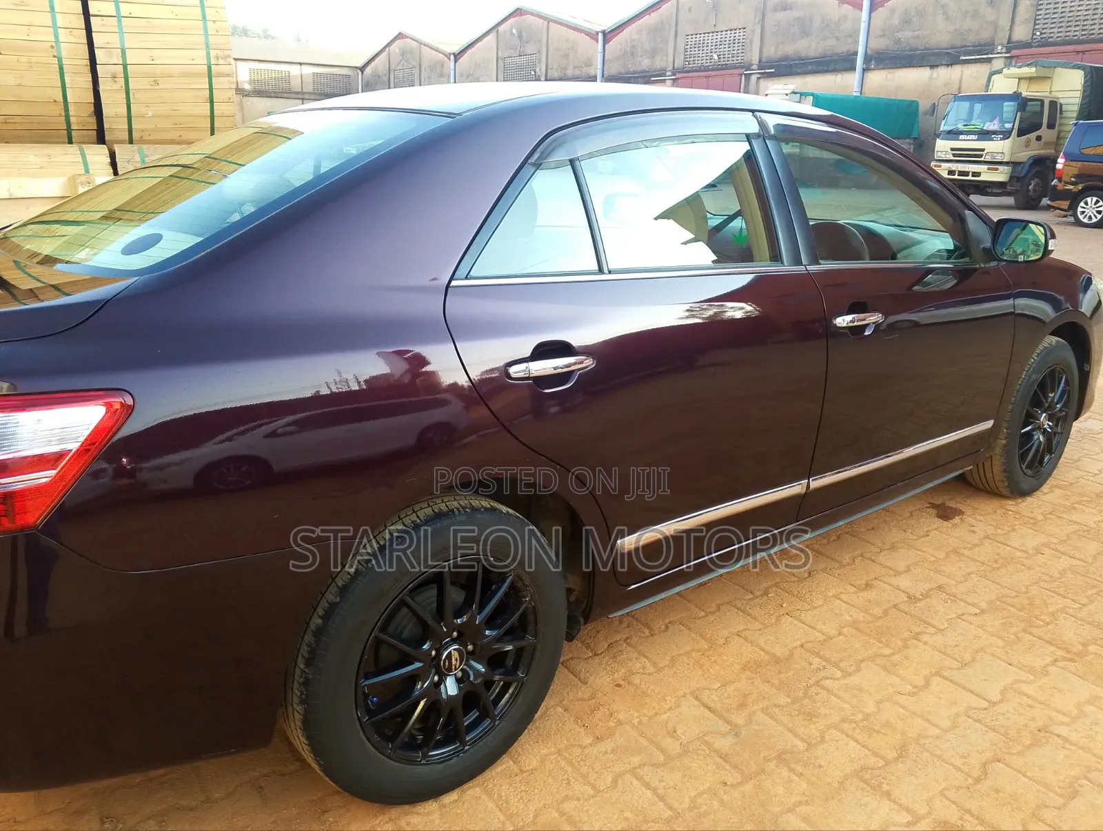 Toyota Premio 2011 Maroon
