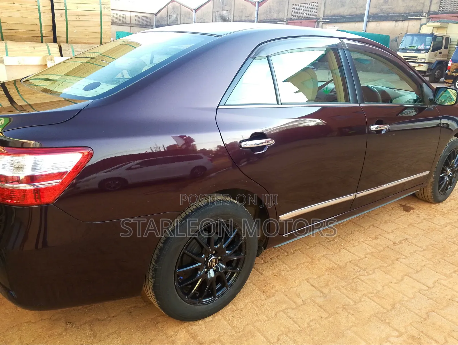 Toyota Premio 2011 Maroon